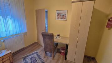 Single Room, Non Smoking, Private Bathroom