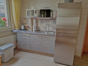 Fridge, microwave