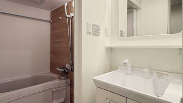 Superior Apartment | Bathroom
