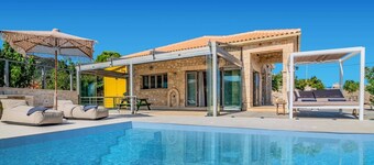 Villa Mezzo Suite by Villa Plus