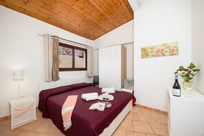 3 bedrooms, iron/ironing board, WiFi, bed sheets - Dune Giardino - Three Bedroom Villa, Sleeps 6 (Scicli)