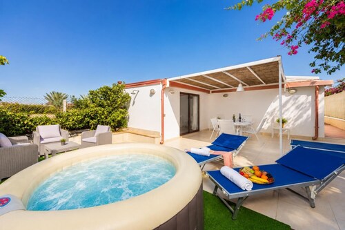 Dune - Two Bedroom Villa, Sleeps 4