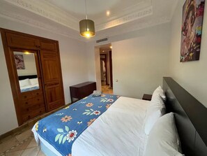 3 bedrooms, WiFi, bed sheets