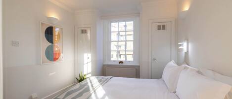 2 室のベッドルーム、アイロン / アイロン台、WiFi、ベッドシーツ