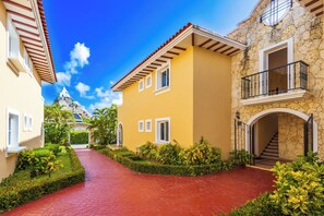 Exterior - Oasis Cocotal: Family 4BR Apartment in Punta Cana (Punta Cana)