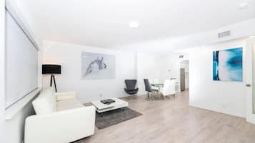 Deluxe-Apartment, 2 Schlafzimmer | Wohnbereich