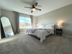 3 chambres, fer et planche à repasser, lit parapluie, Wi-Fi gratuit