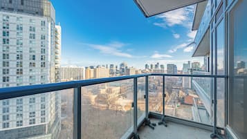 Deluxe Studio, City View | Terrace/patio