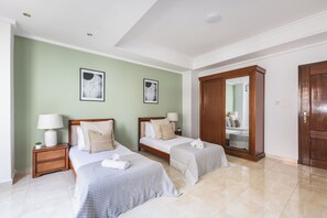 3 bedrooms, iron/ironing board, cots/infant beds, free WiFi - Luxueux Appartement à Bir Mourad Raïs (Algiers)
