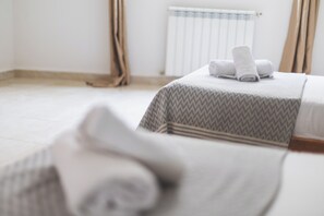 3 kamar tidur dan setrika/meja setrika