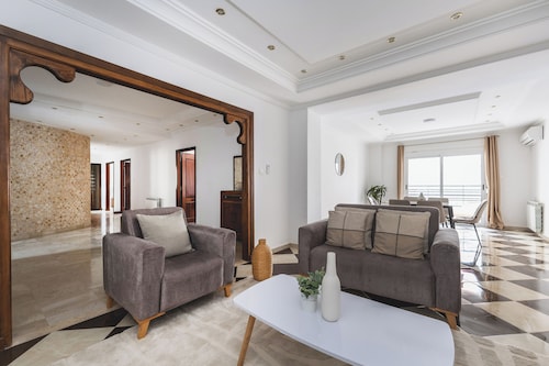 Luxueux Appartement à Bir Mourad Raïs