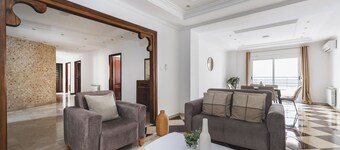 Luxueux Appartement à Bir Mourad Raïs