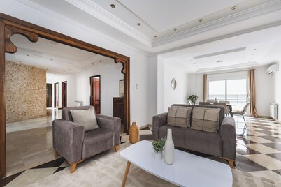 Luxueux Appartement à Bir Mourad Raïs