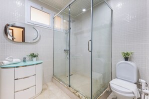 Free toiletries, hair dryer, towels, soap - Luxueux Appartement à Bir Mourad Raïs (Algiers)