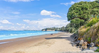 Red Beach Hideaway with BBQ and Air-con