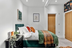 2 slaapkamers, een strijkplank/strijkijzer, wifi, beddengoed