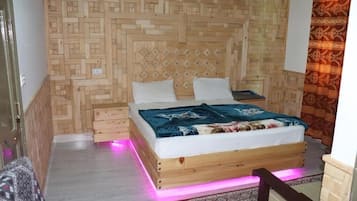 Deluxe Double Room | Seterika/papan seterika, Wi-fi percuma