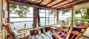 Classic Maine 3-bedroom steps from Great Pond, newly decorated, work or play!