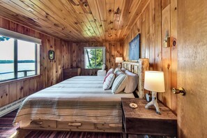 4 bedrooms, desk, free WiFi, bed sheets