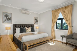 3 Schlafzimmer, Zimmersafe, Bügeleisen/Bügelbrett, Internetzugang