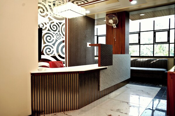 Lobby - Cool hotel with AC in Madhya Pradesh (Madhya Pradesh)