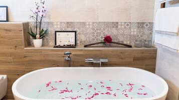 Casa Tradizionale, 2 camere da letto, vista giardino | Bagno