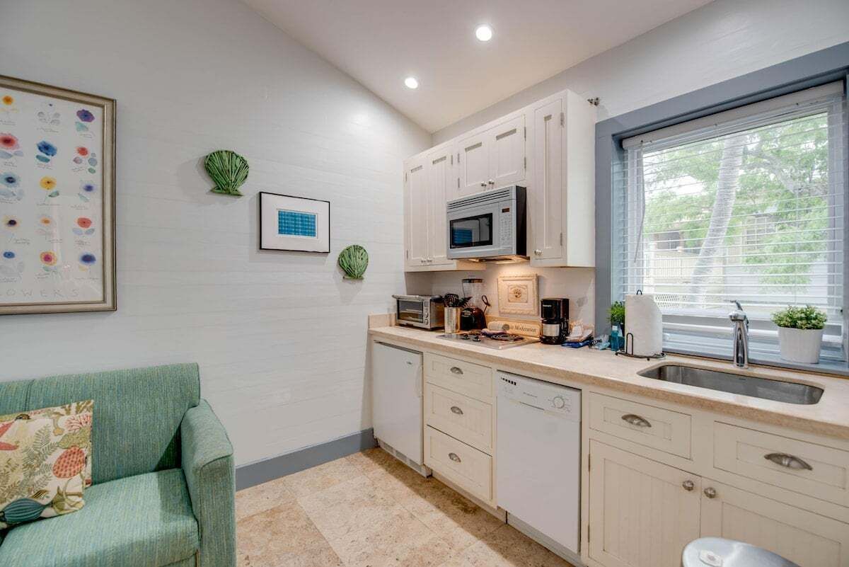 Fridge, microwave, coffee/tea maker