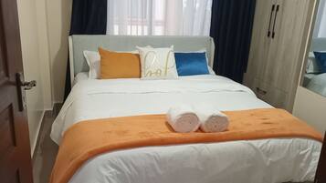 2 bedrooms, iron/ironing board, WiFi