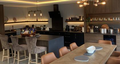 Luxury residence , Killarney , Co. Kerry, short walk to town centre sleeps 20