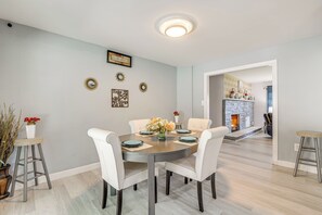 Dining - Pets Welcome: Quiet Silver Spring Retreat! (Silver Spring)