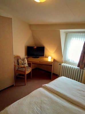 Double Room Standard | WiFi (free) - Hotel Escher (Leukerbad)