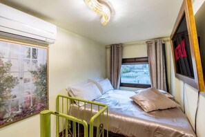 2 bedrooms, WiFi, bed sheets