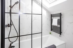 تجهيزات دش، مجففات شعر