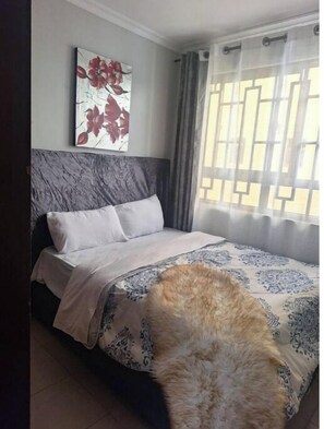 3 bedrooms, iron/ironing board, WiFi, bed sheets