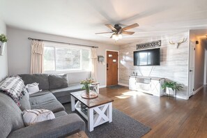 Smart TV, fireplace, ping pong, offices