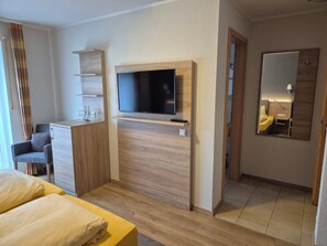 Economy Double Room, Garden View