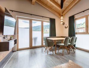 Apartment | Dining