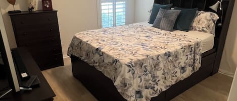 1 habitación, wifi y ropa de cama