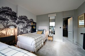 2 bedrooms, desk, iron/ironing board, free WiFi