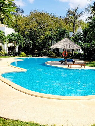 Green Malindi Apartments by RevSerene