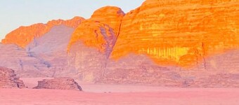 Wadi Rum Hikes & Camp