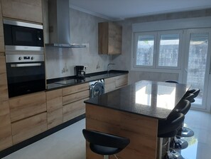 Apartment, 3 Schlafzimmer, Haustiere gestattet, Meerblick | Eigene Küche