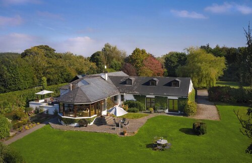 Fox House - 4 Bedrooms - 3 Bathrooms -free Parking