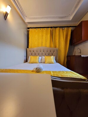 Deluxe Studio Suite, City View