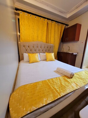 Deluxe Studio Suite, City View