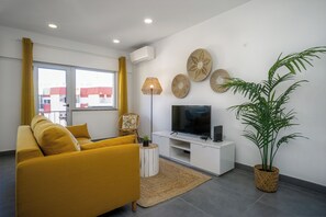Living area - Armeria Apartment, Portimão, Algarve (Portimão)