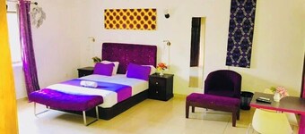 Large ensuite king room , Excellence water system, Solar, generator, WIFI, B&B