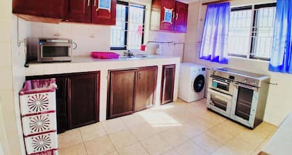 Large ensuite king room , Excellence water system, Solar, generator, WIFI, B&B