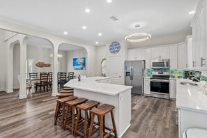 House, Multiple Beds (Sapphire by the Sea) | Private kitchen