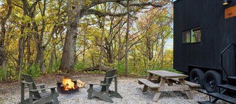 Postcard Cabins Starved Rock, Outdoor Collection by Marriott Bonvoy